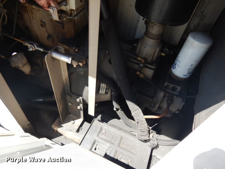 image for item IL9825 2002 Chevrolet T7500  paint striper truck