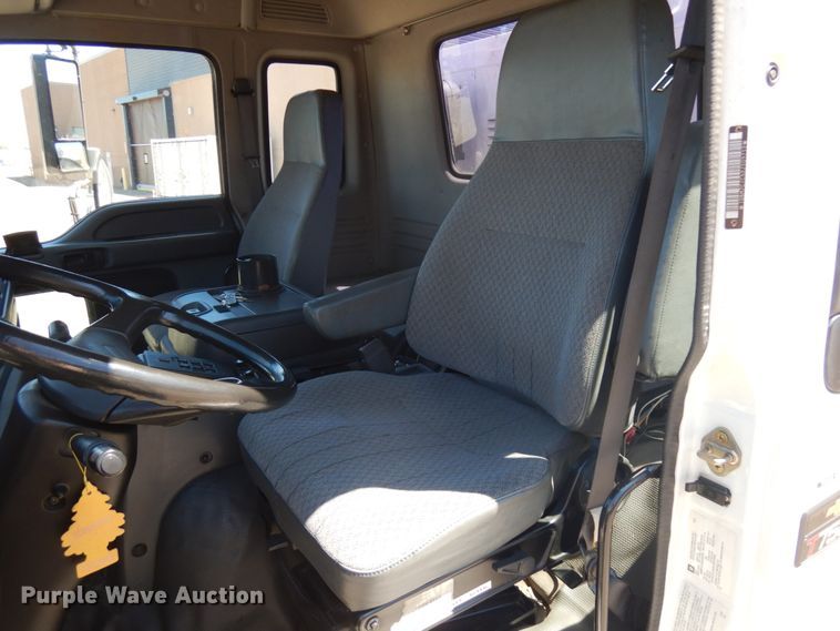 image for item IL9825 2002 Chevrolet T7500  paint striper truck