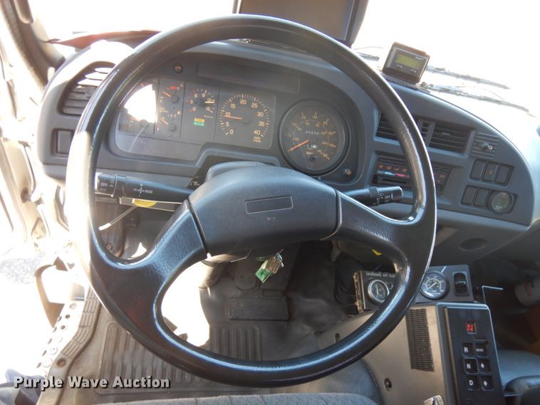 image for item IL9825 2002 Chevrolet T7500  paint striper truck