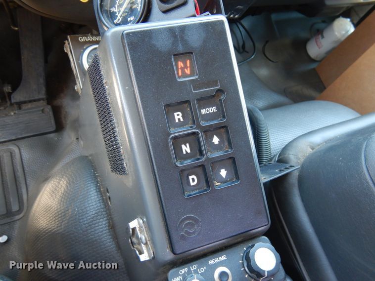 image for item IL9825 2002 Chevrolet T7500  paint striper truck