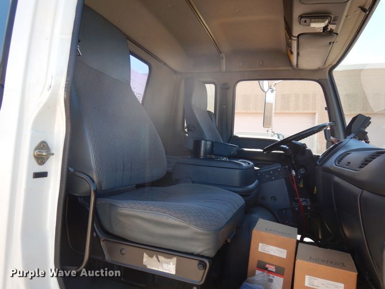 image for item IL9825 2002 Chevrolet T7500  paint striper truck