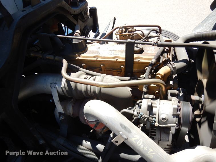 image for item IL9825 2002 Chevrolet T7500  paint striper truck