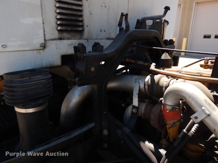 image for item IL9825 2002 Chevrolet T7500  paint striper truck