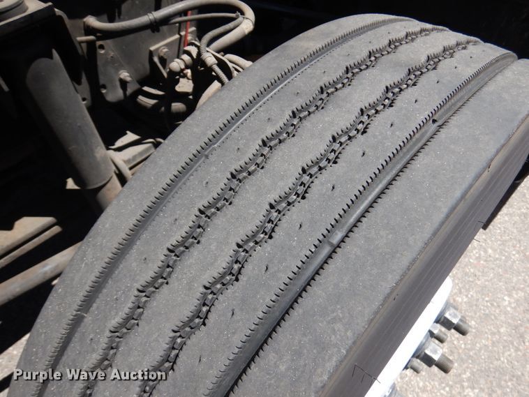 image for item IL9825 2002 Chevrolet T7500  paint striper truck