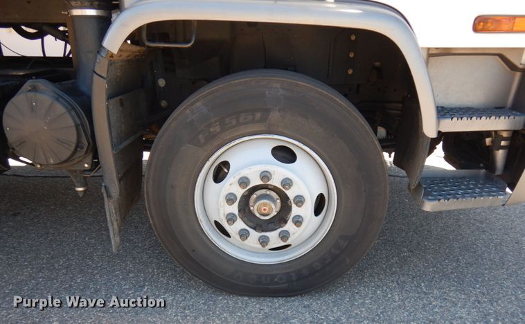 image for item IL9825 2002 Chevrolet T7500  paint striper truck