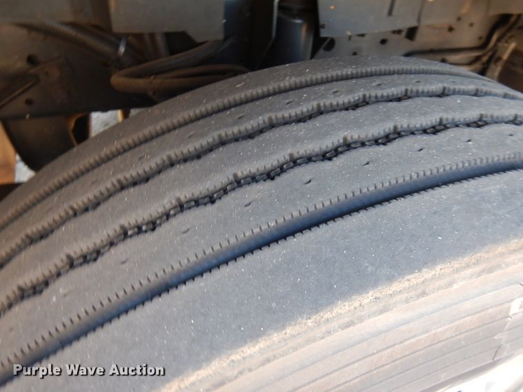 image for item IL9825 2002 Chevrolet T7500  paint striper truck