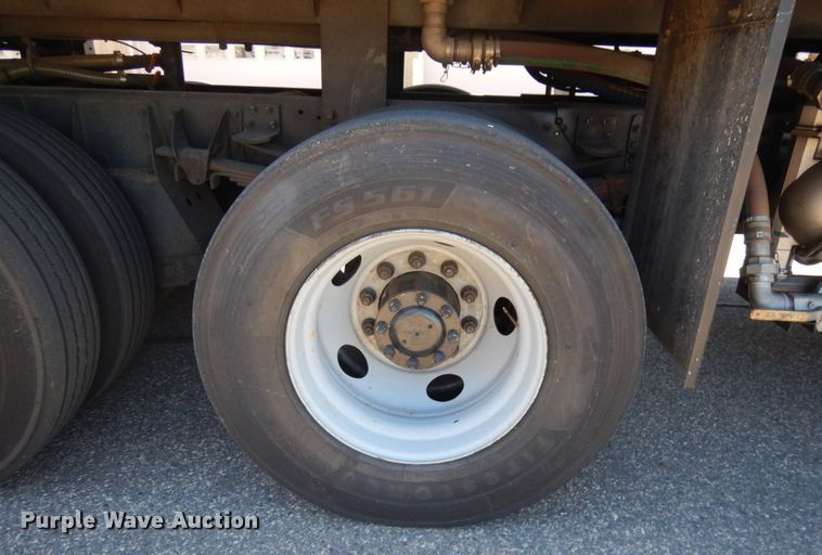 image for item IL9825 2002 Chevrolet T7500  paint striper truck