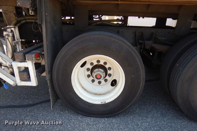 image for item IL9825 2002 Chevrolet T7500  paint striper truck