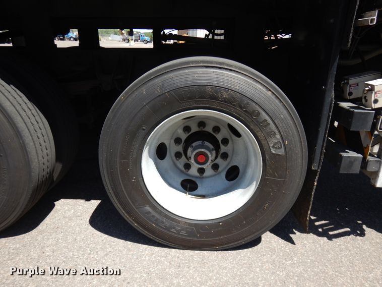 image for item IL9825 2002 Chevrolet T7500  paint striper truck