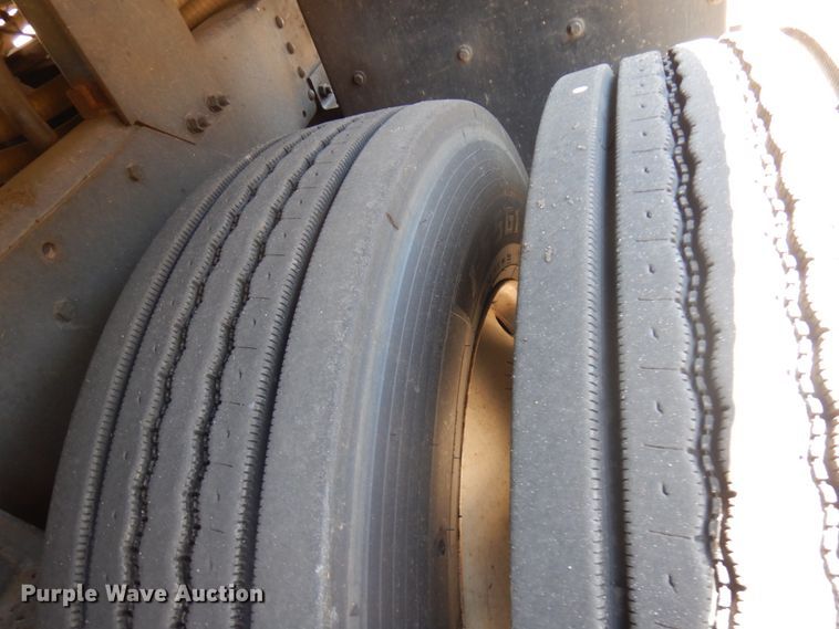 image for item IL9825 2002 Chevrolet T7500  paint striper truck