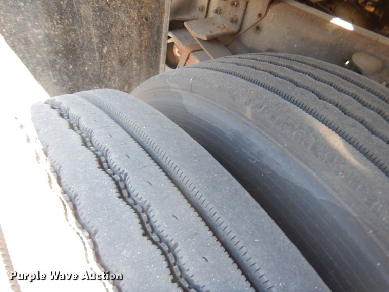 image for item IL9825 2002 Chevrolet T7500  paint striper truck