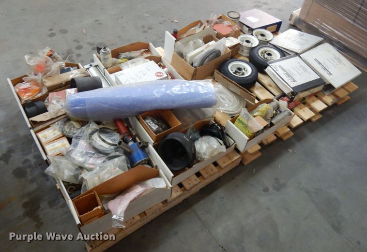 image for item IL9825 2002 Chevrolet T7500  paint striper truck