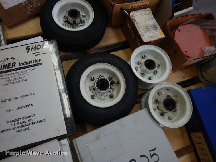 image for item IL9825 2002 Chevrolet T7500  paint striper truck