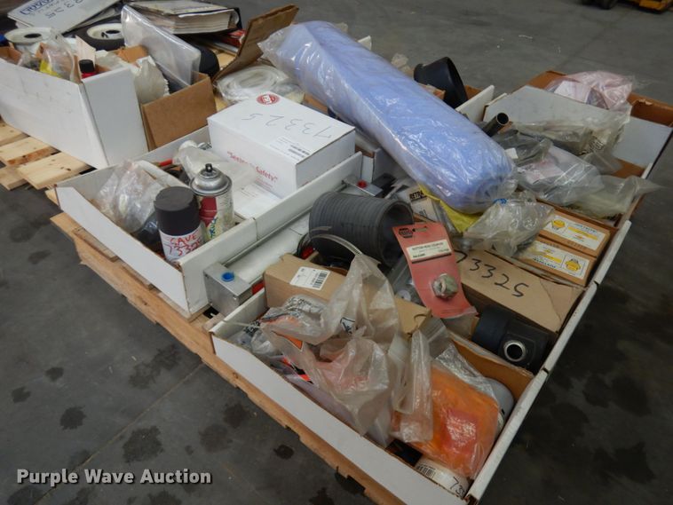 image for item IL9825 2002 Chevrolet T7500  paint striper truck