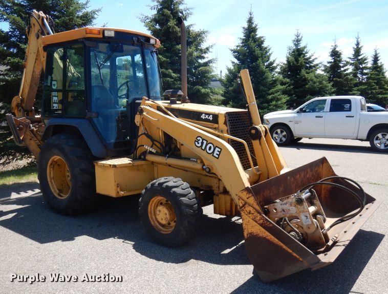 image for item IL9826 1999 John Deere 310E  backhoe