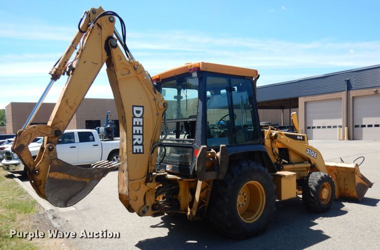 image for item IL9826 1999 John Deere 310E  backhoe