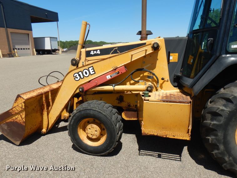 image for item IL9826 1999 John Deere 310E  backhoe