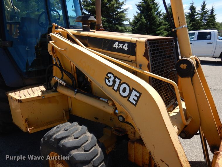 image for item IL9826 1999 John Deere 310E  backhoe