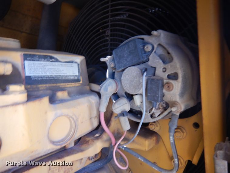 image for item IL9826 1999 John Deere 310E  backhoe