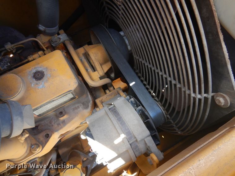 image for item IL9826 1999 John Deere 310E  backhoe