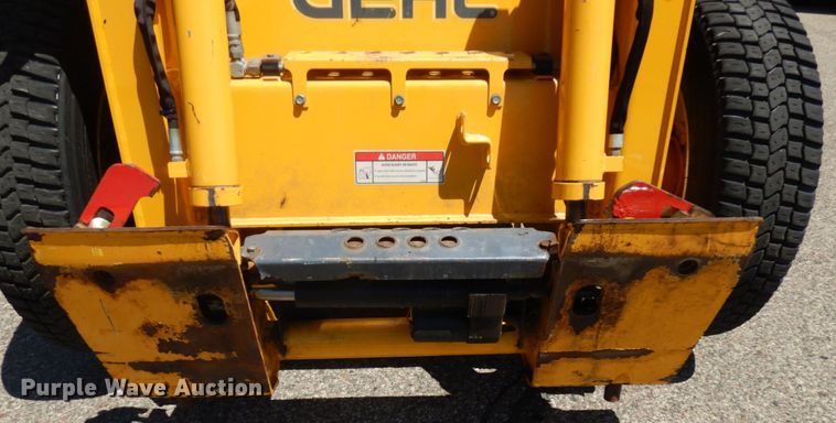 image for item IL9827 2005 Gehl 5640  skid steer loader