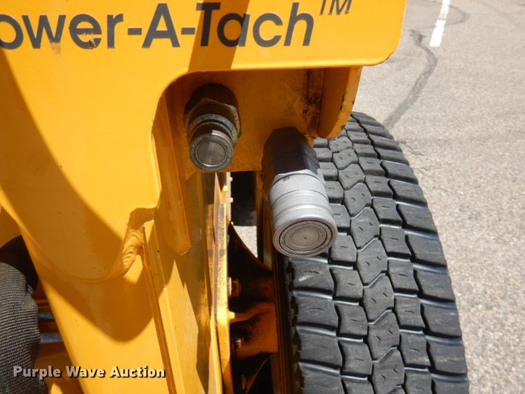 image for item IL9827 2005 Gehl 5640  skid steer loader