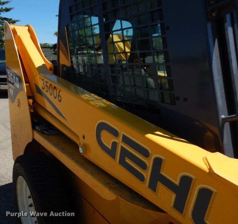 image for item IL9827 2005 Gehl 5640  skid steer loader