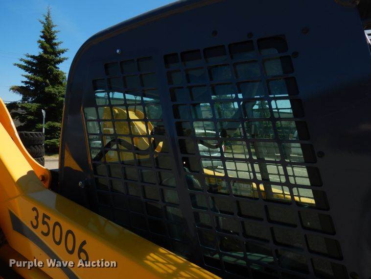 image for item IL9827 2005 Gehl 5640  skid steer loader