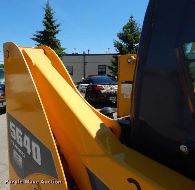 image for item IL9827 2005 Gehl 5640  skid steer loader