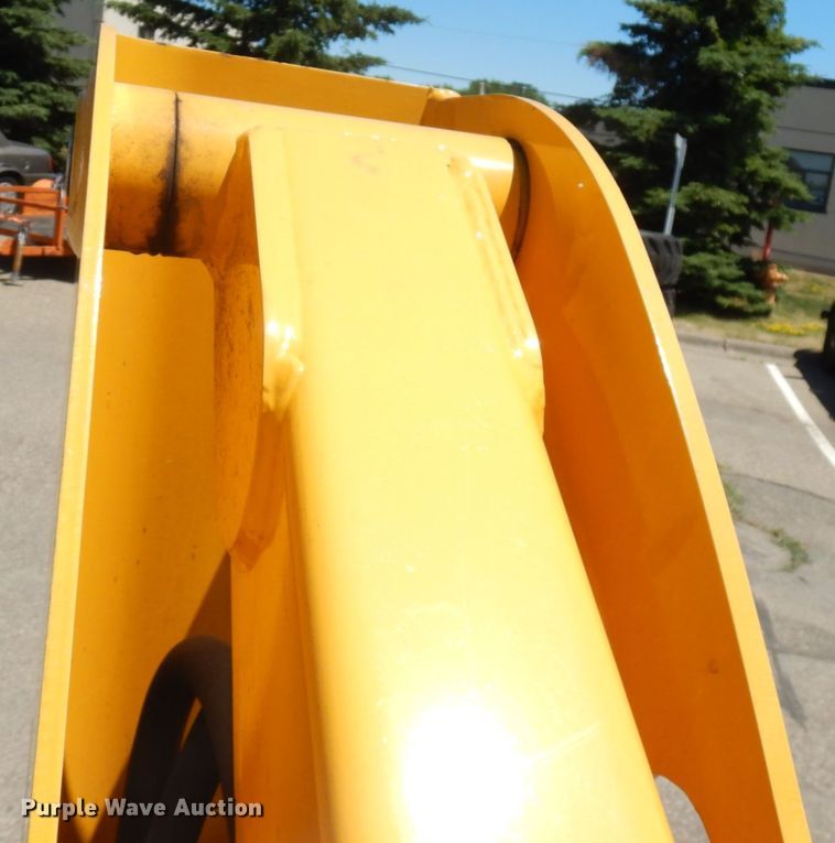 image for item IL9827 2005 Gehl 5640  skid steer loader