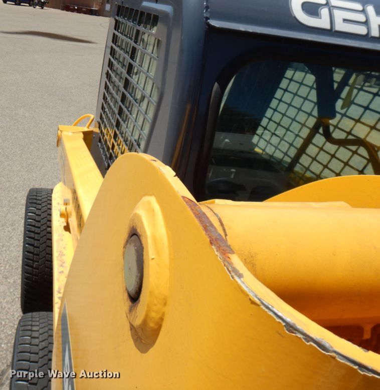 image for item IL9827 2005 Gehl 5640  skid steer loader