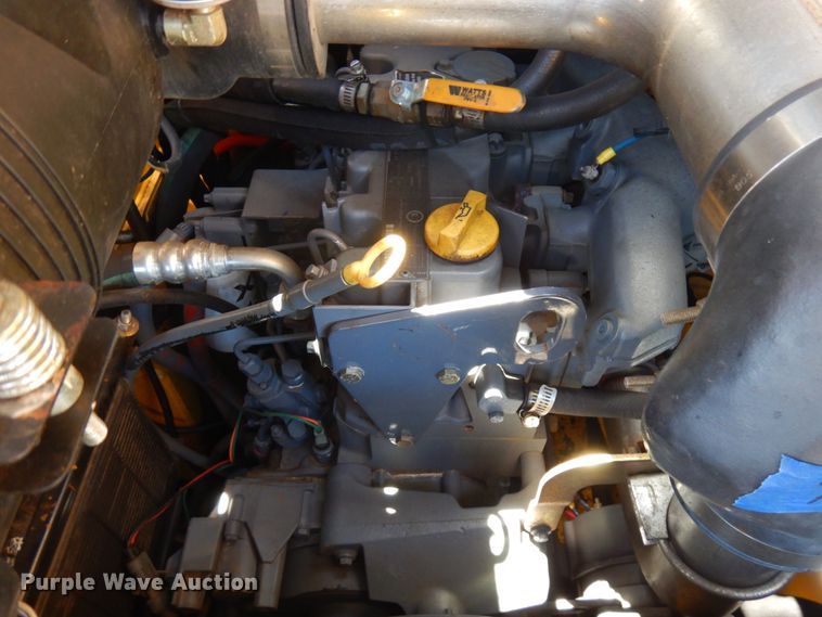 image for item IL9827 2005 Gehl 5640  skid steer loader