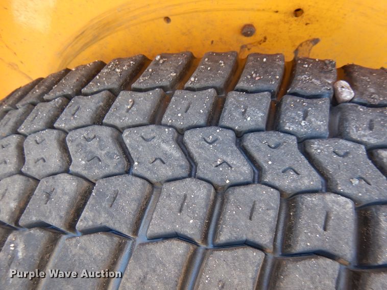 image for item IL9827 2005 Gehl 5640  skid steer loader