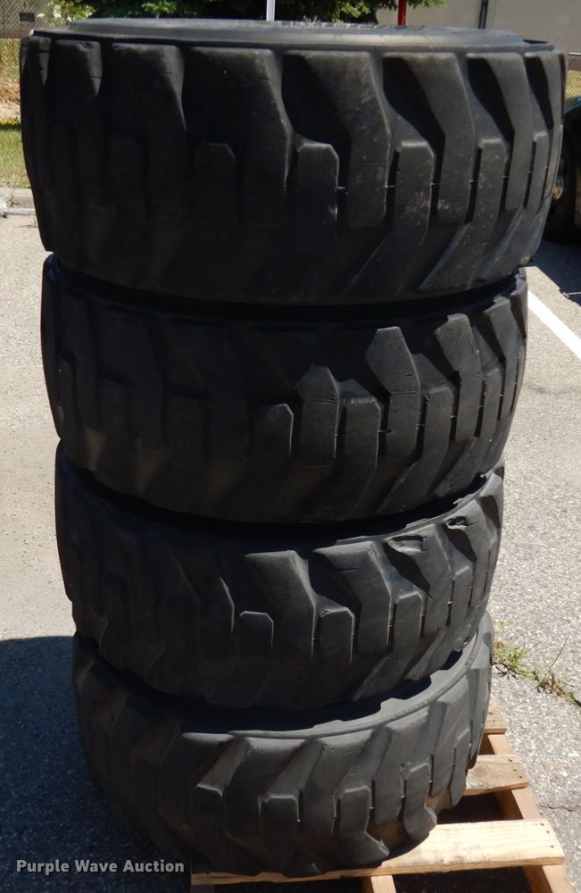 image for item IL9827 2005 Gehl 5640  skid steer loader