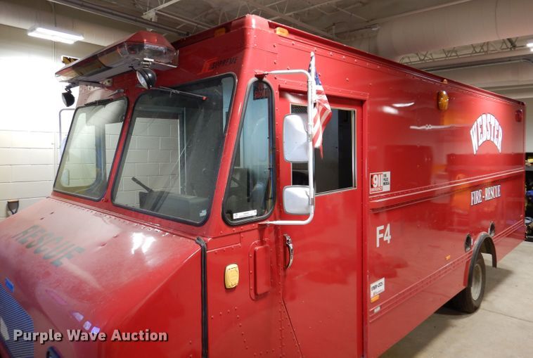 image for item IQ9640 1986 Ford E350  emergency support truck