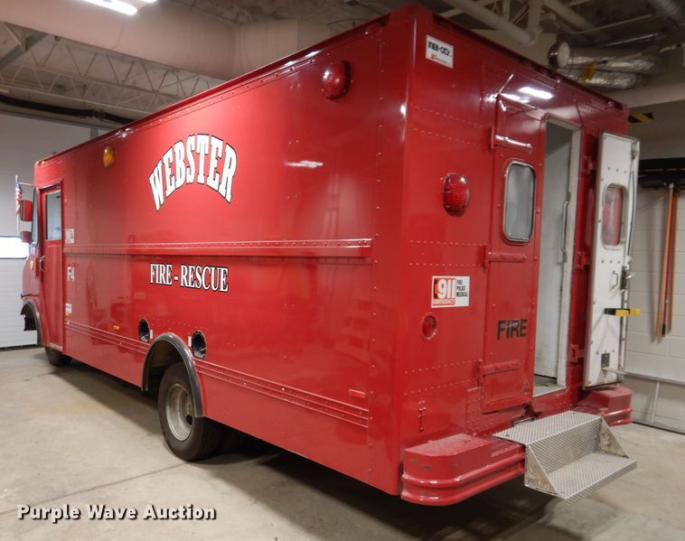 image for item IQ9640 1986 Ford E350  emergency support truck