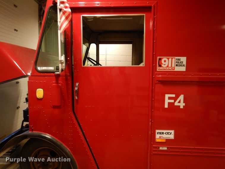 image for item IQ9640 1986 Ford E350  emergency support truck