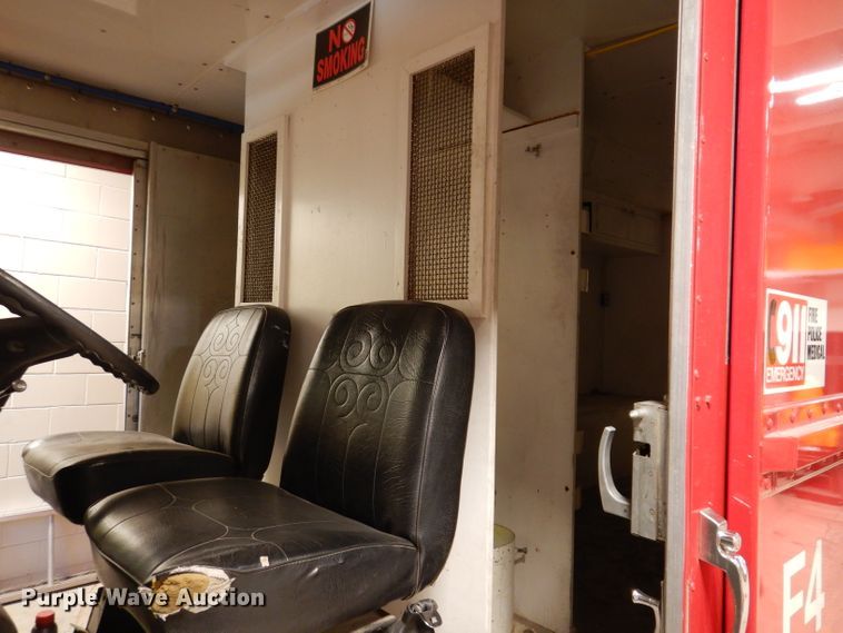 image for item IQ9640 1986 Ford E350  emergency support truck