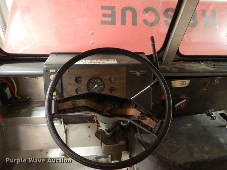 image for item IQ9640 1986 Ford E350  emergency support truck