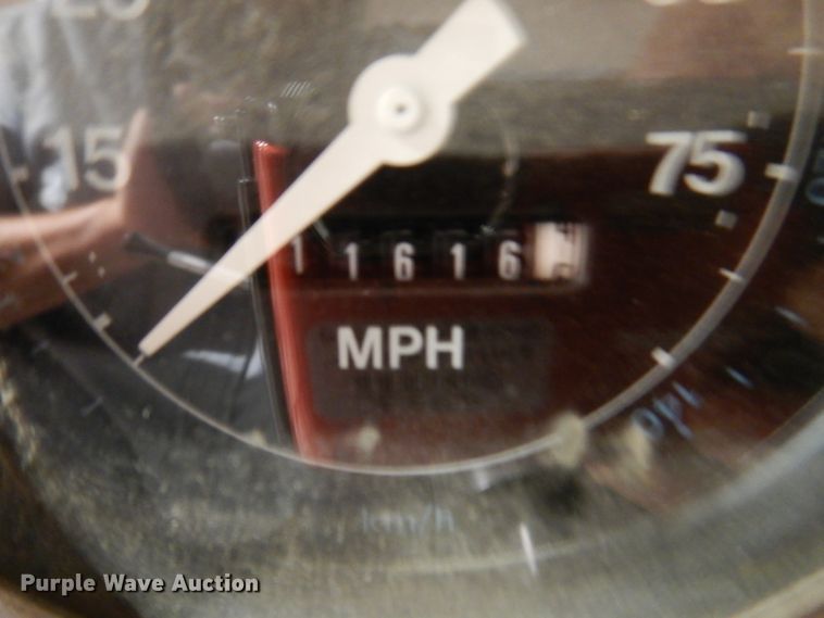 image for item IQ9640 1986 Ford E350  emergency support truck