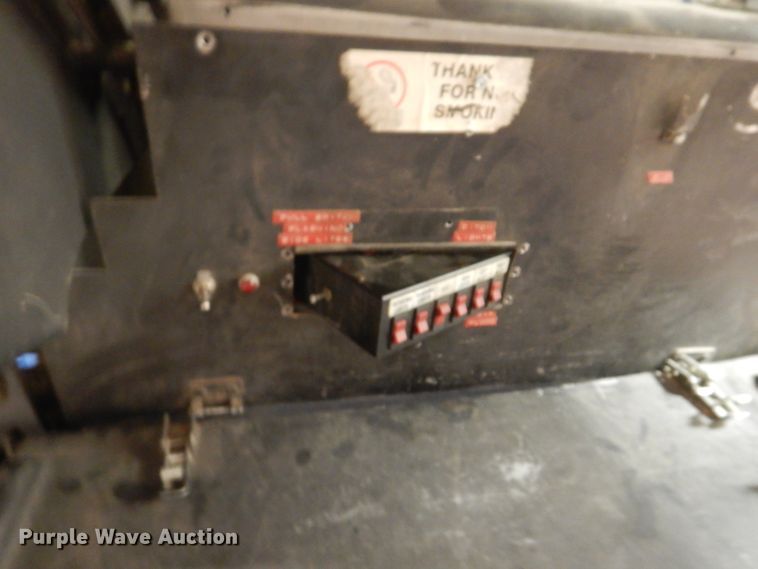 image for item IQ9640 1986 Ford E350  emergency support truck