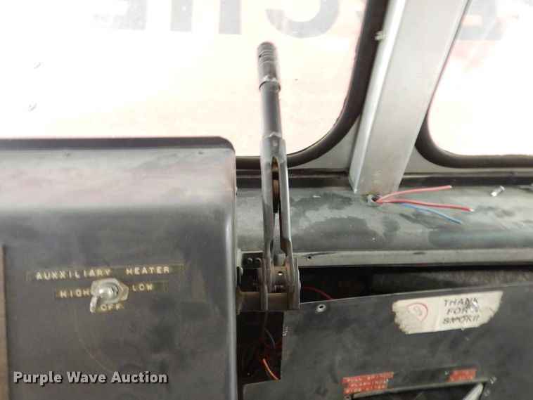 image for item IQ9640 1986 Ford E350  emergency support truck