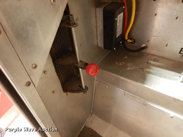 image for item IQ9640 1986 Ford E350  emergency support truck