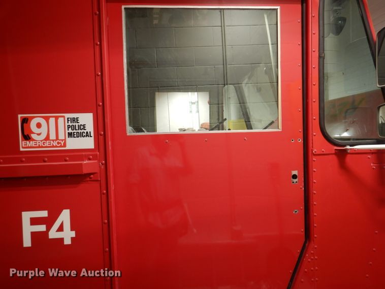 image for item IQ9640 1986 Ford E350  emergency support truck