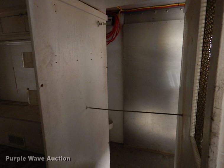 image for item IQ9640 1986 Ford E350  emergency support truck