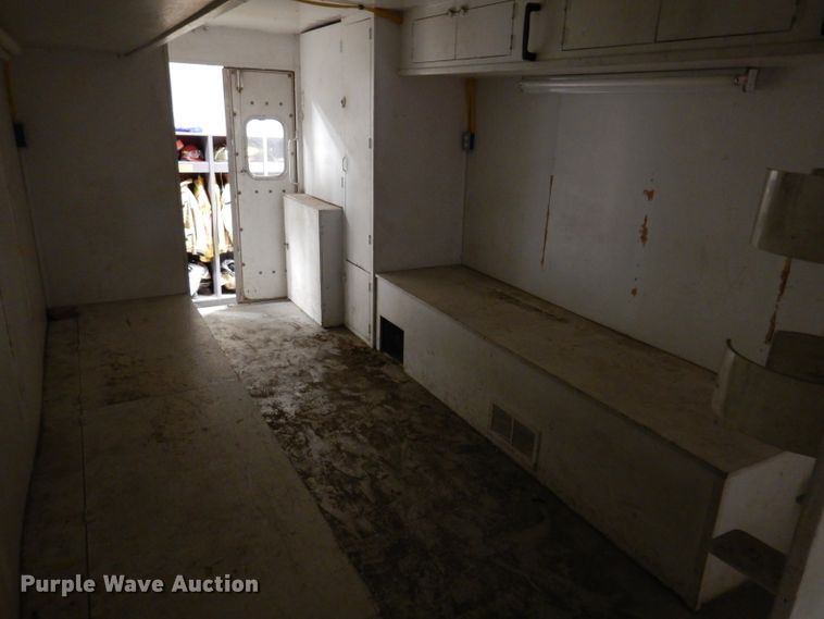 image for item IQ9640 1986 Ford E350  emergency support truck