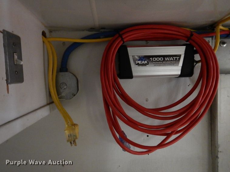 image for item IQ9640 1986 Ford E350  emergency support truck