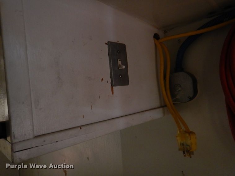 image for item IQ9640 1986 Ford E350  emergency support truck