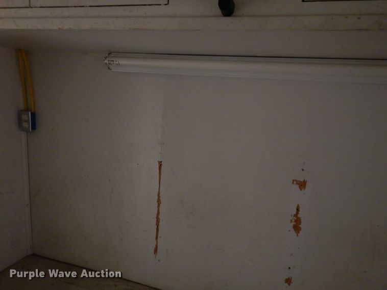 image for item IQ9640 1986 Ford E350  emergency support truck