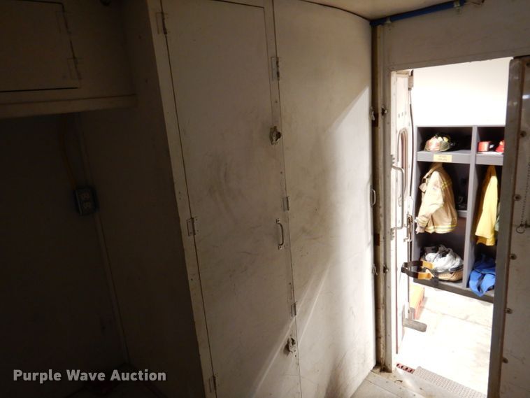 image for item IQ9640 1986 Ford E350  emergency support truck